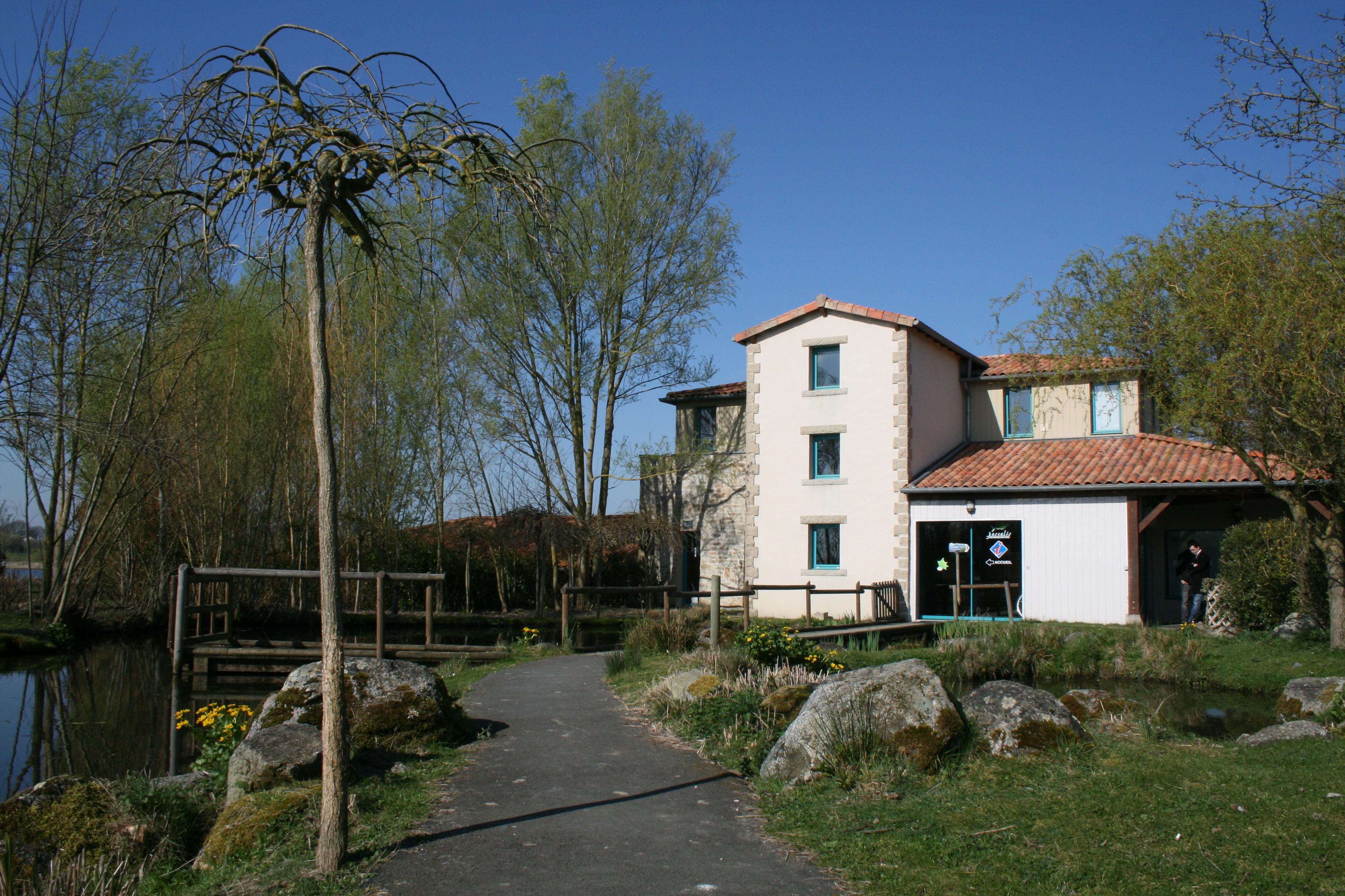Terres De France - Natura Resort Pescalis Moncoutant Exterior photo